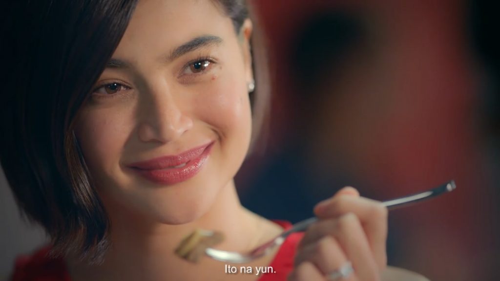 Anne Curtis finds _The One_ in Jollibee (2)