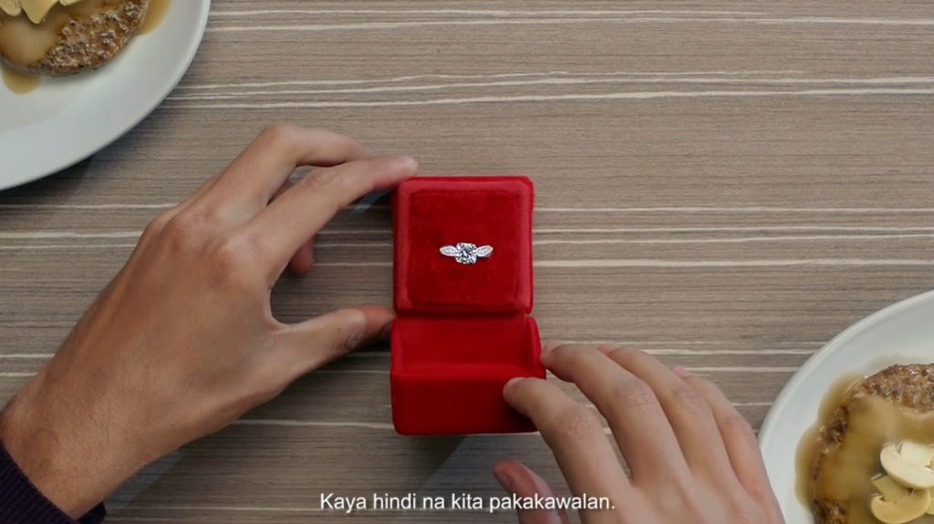 Anne Curtis finds _The One_ in Jollibee (3)