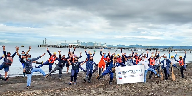 Group Shot for Coastal Cleanup_Chevron Volunteer Week_1