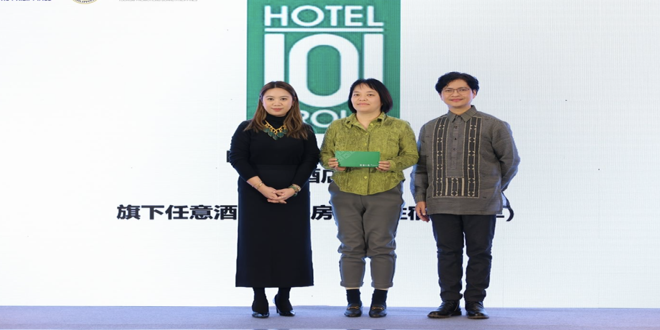 Hotel101 Group Head of Sales Jamaica Puti, DOT Beijing’s Ernie Teston, and Hotel101 Group GC raffle prize winner