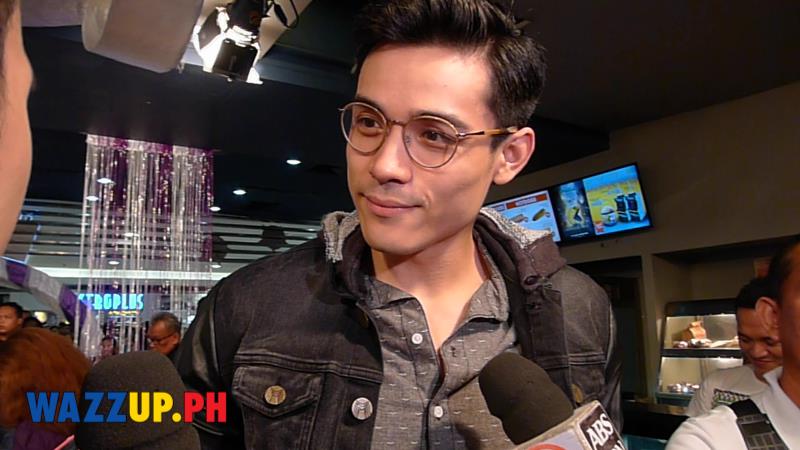 Xian Lim supports Kim Chiu at Etiquette for Mistresses Premiere Night