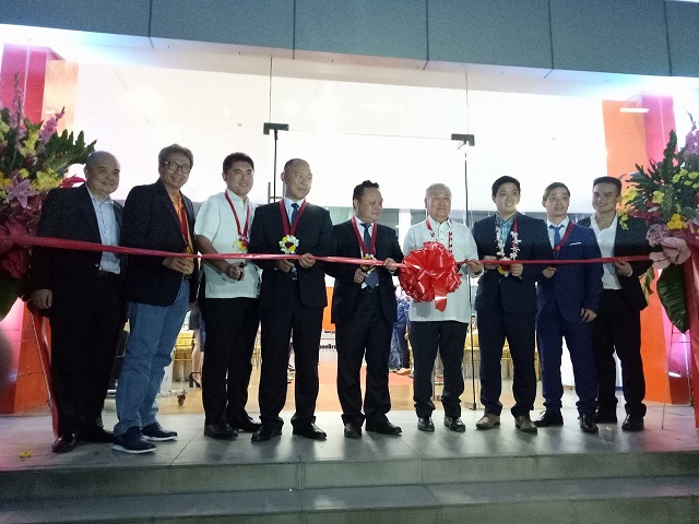 Chenglong Motor Showroom Opened in the Balintawak, Quezon City by ...