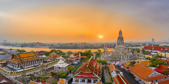 Arunratchawararam Ratchaworamahawihan Temple orTemple of Dawn, Bangkok