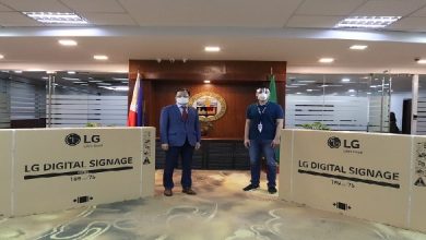 1 L-R- LGEPH Managing Director Mr. Inkwun Heo and Pasig City Mayor Vico Sotto