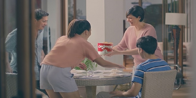 Jollibee’s new Chickenjoy ad highlights!_1