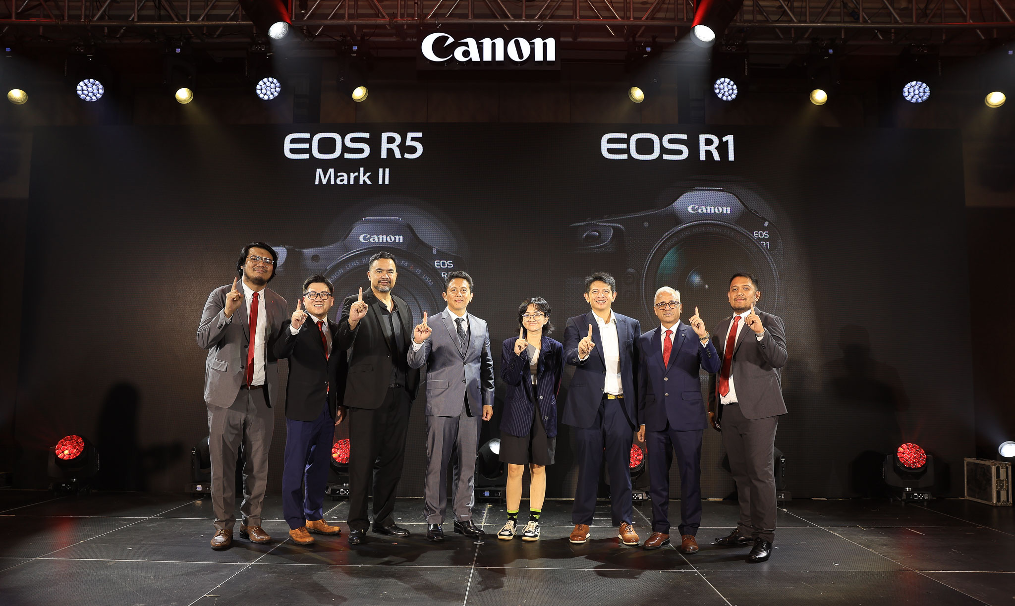 Expand Your Vision: Canon Philippines Unveils EOS R5 Mark II and EOS R1 (L-R) Canon Marketing (Philippines) Inc. (CMP) Product Manager for Cameras Jv Ruanto, CMP Director for Consumer Imaging and Information Jian Liu, nature photographer Edwin Martinez, sports photographer Jijo de Guzman, filmmaker Kara Moreno, commercial photographer Jay Tablante, CMP President and CEO Anuj Aggarwal, and CMP Assistant Marketing Manager Ace Porlet posed for a group photo after the panel.