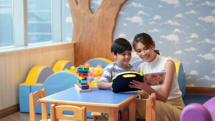 Lifestyle_Family_Playing_toys_with_Kid