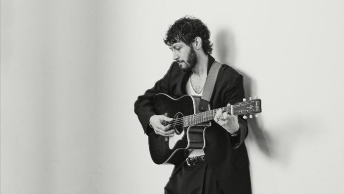 Chris LaRocca Unveils Introspective Indie Rock Single 'slow dance in the diner'