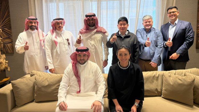 Hotel101 Global CEO Hannah Yulo-Luccini and Horizon Group Abdulrahman Sharbatly in Medina, Saudi Arabia