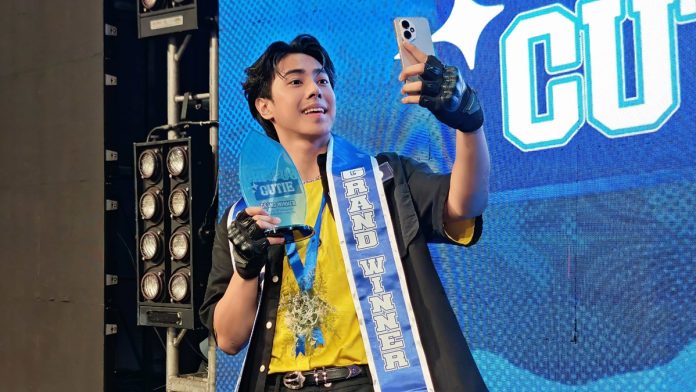 Ultimate Sparkle Campus Cutie Mad Ramos takes first selfie with HONOR 400 5G Ultimate Sparkle Campus Cutie Mad Ramos takes first selfie with HONOR 400 5G