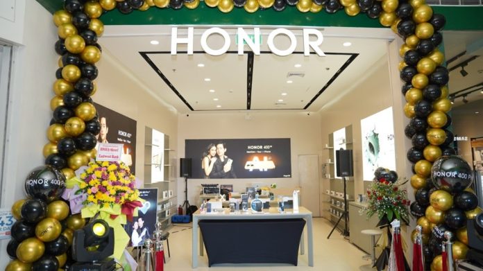 HONOR Experience Store SM Lanang HONOR Experience Store SM Lanang