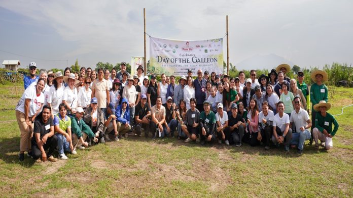 More than 200 volunteers participated and planted 200 seedlings of native guava and achuete More than 200 volunteers participated and planted 200 seedlings of native guava and achuete