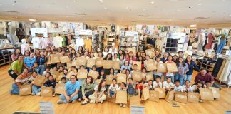 UNIQLO Gives Back to Communities Following Thank You Festival UNIQLO partnered with Del Monte Philippines to gift 1,500 AIRism shirts to Bukidnon pineapple farmers, honoring the community and Del Monte’s 100th anniversary