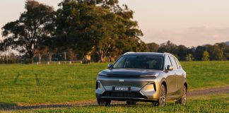 Geely’s New EX5 EM-i PHEV Arrives in PH This Q1 Geely EX5 EM-i outdoor Australia launch