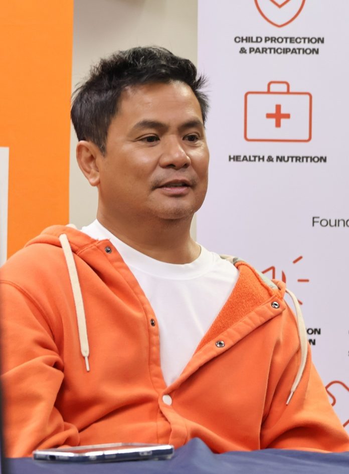 World Vision_Ogie Alcasid pays it forward_article