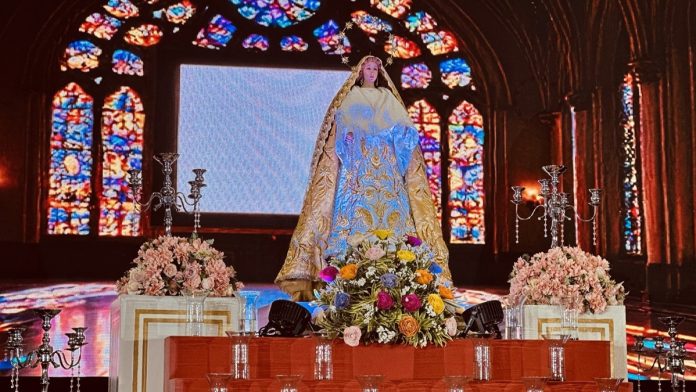 Nuestra Señora de las Flores
