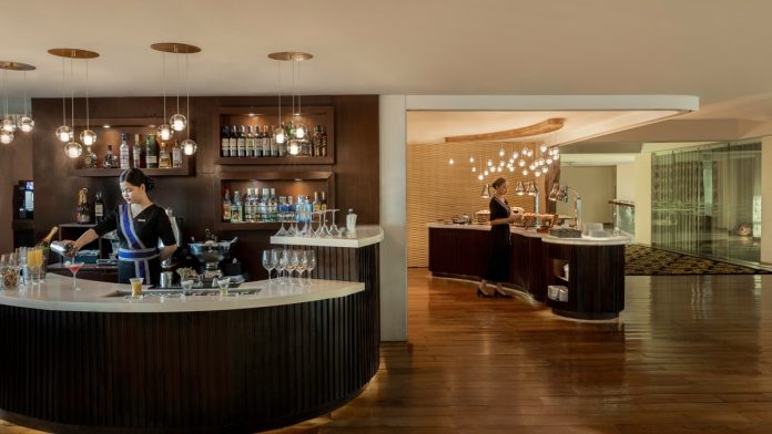 dusit-thani-manila-dusit-club-bar