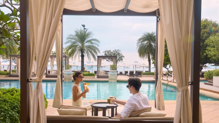 dusit-thani-pattaya-chaba-pool-lifestyle