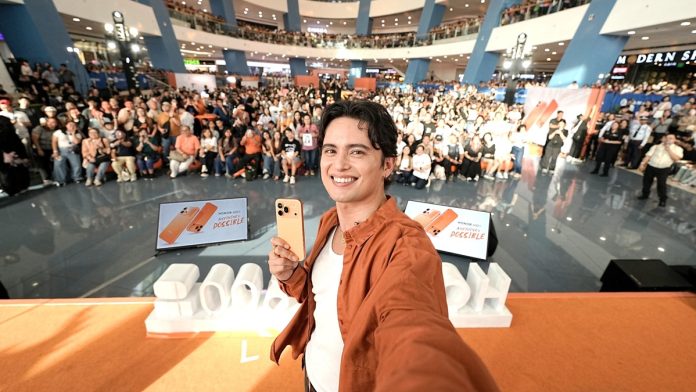 Massive Crowds Pack Mall of Asia as HONOR 600 Fever Takes Over Massive Crowds Pack Mall of Asia as HONOR 600 Fever Takes Over