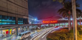 Market! Market! Facade night2